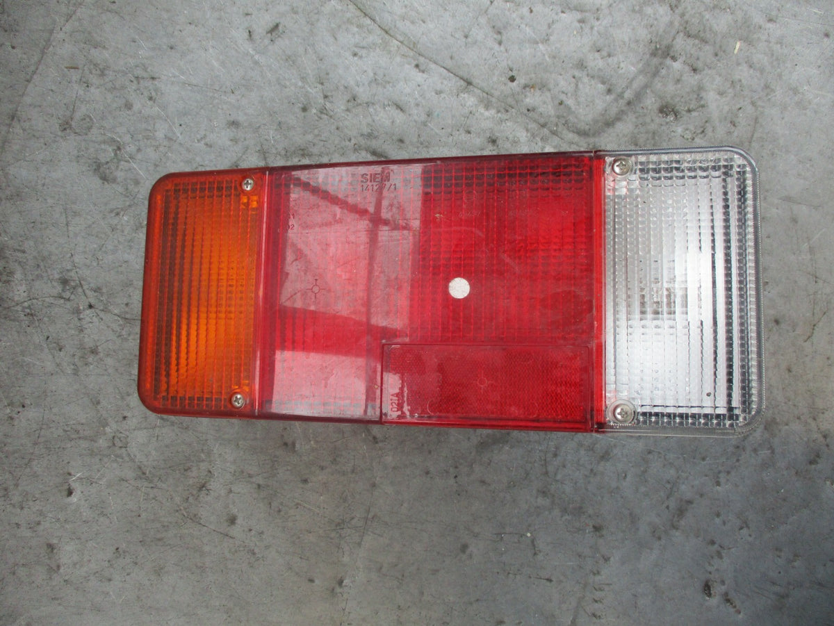 UNIVERSAL VAN OSR NSR PASSENGER DRIVER SIDE REAR TAIL LIGHT