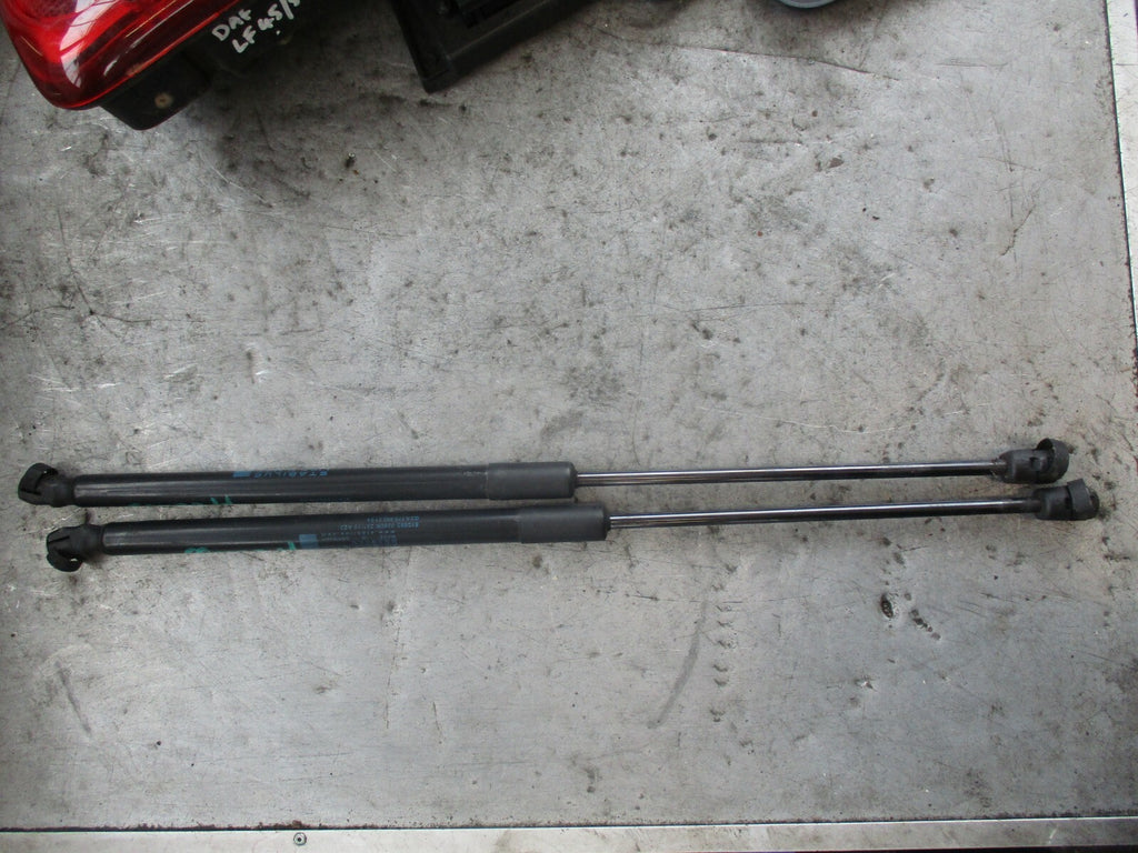 MERCEDES A CLASS W176 BOOTLID TAILGATE STRUTS STAYS A1769800164