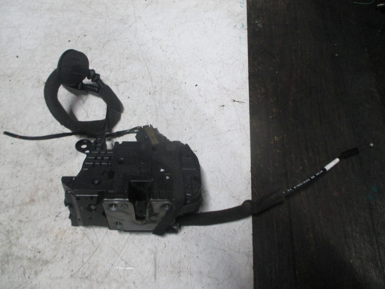 RENAULT TWINGO MK3 2017 OSR DRIVER SIDE REAR DOOR LOCK MECHANISM 825020351R