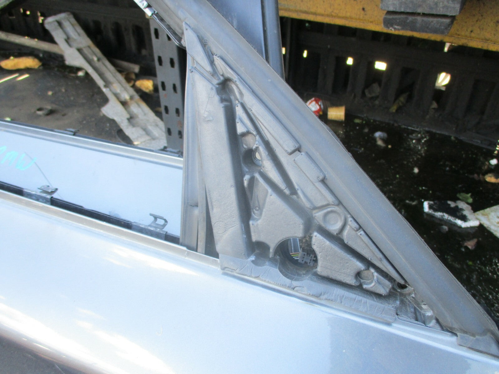 BMW 1 SERIES E87 2006 BARE OSF DRIVER SIDE FRONT DOOR SHELL FRAME GREY