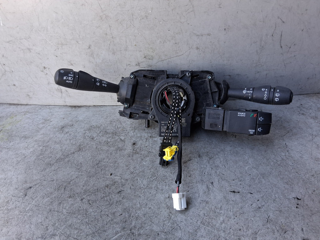 RENAULT CAPTUR 2014 INDICATOR WIPER STALK SWITCH WITH SQUIB 479457095R