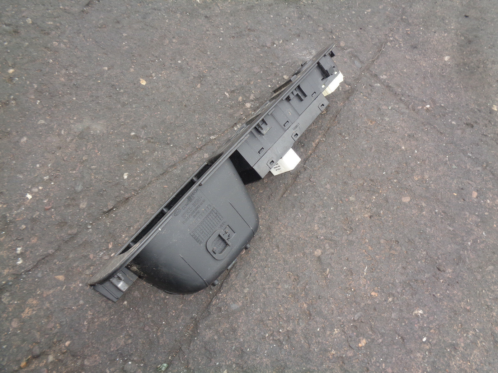 KIA CEED MK1 OSF DRIVER SIDE FRONT DOOR WINDOW SWITCH 935701H120