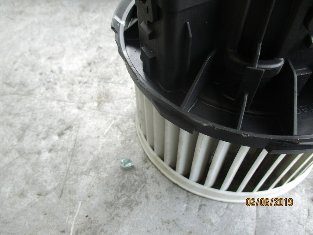 FORD FIESTA MK7 HEATER BLOWER MOTOR FAN VP8E2H18456