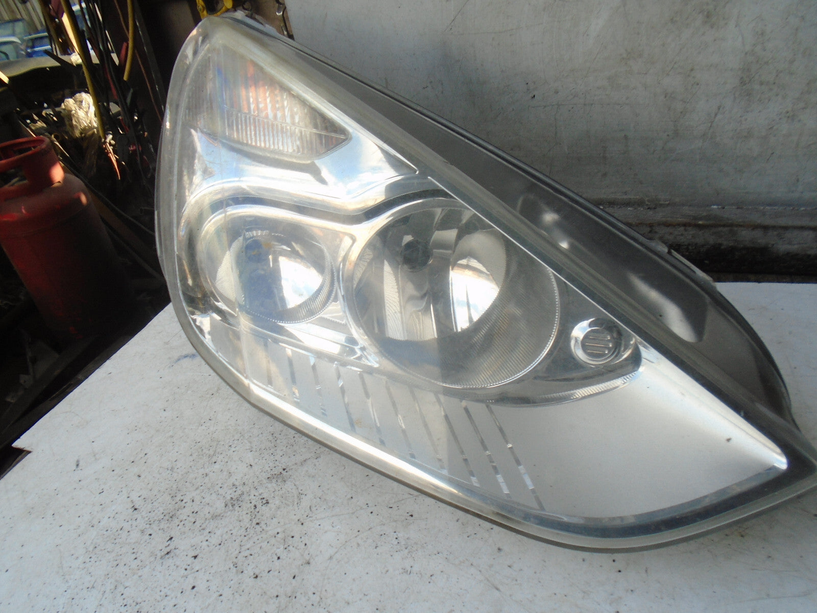 FORD GALAXY 2013 OSF DRIVER SIDE FRONT HEADLIGHT HEADLAMP 6M2113W029BJ