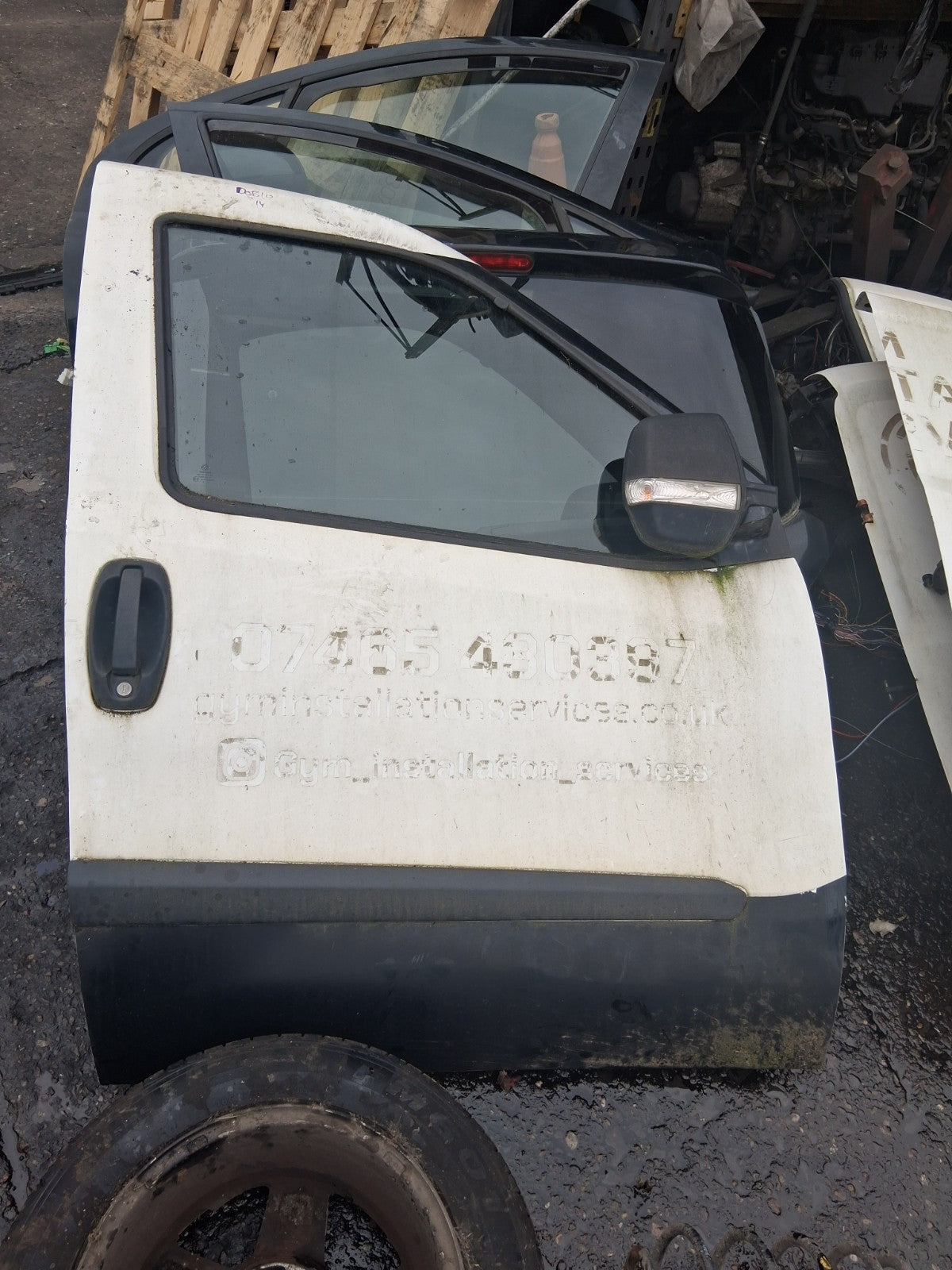 2013 FIAT DOBLO MK2 OSF DRIVER SIDE FRONT RIGHT COMPLETE DOOR WITH WING MIRROR