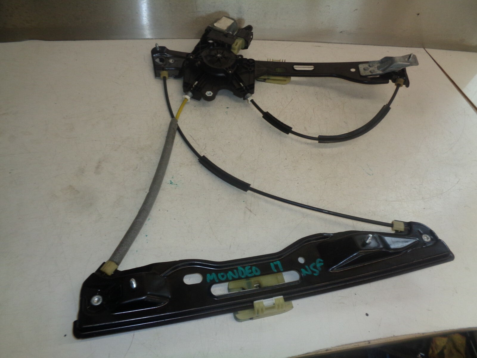 FORD MONDEO MK5 2017 NSF PASSENGER FRONT WINDOW MOTOR REGULATOR DS73F23201BG