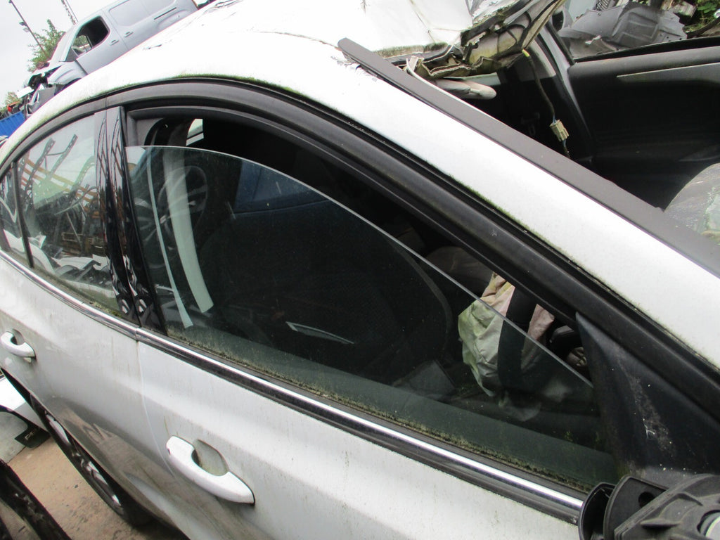 FORD FOCUS MK4 2021 OSF DRIVER SIDE FRONT WINDOW GLASS