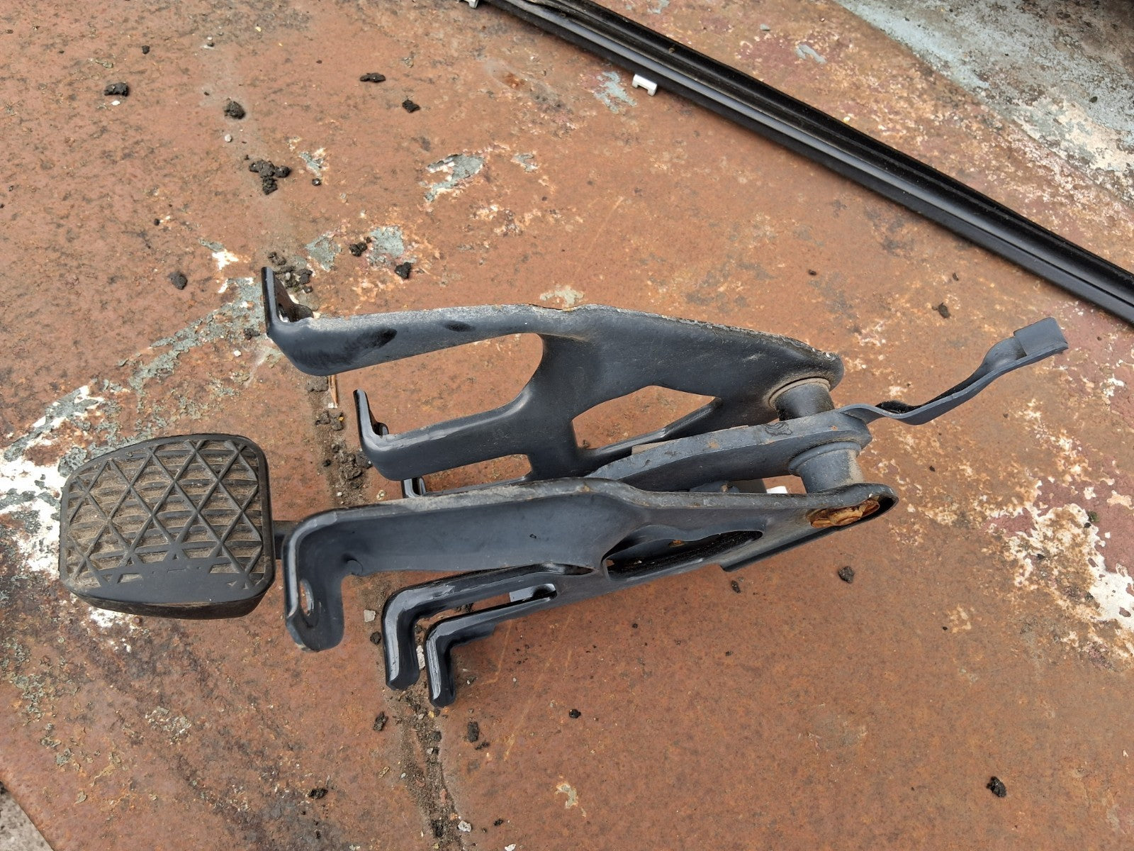 2019 MERCEDES BENZ SPRINTER W907 2.1 DIESEL BRAKE PEDAL A9102900000