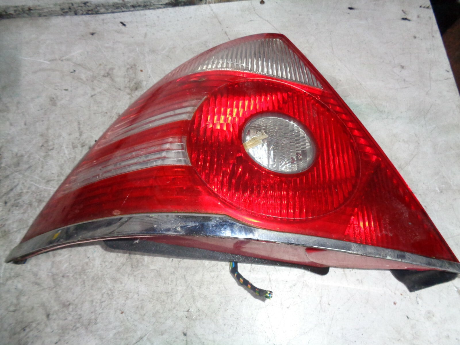 FORD MONDEO MK3 2006 2.2 DIESEL NS PASSENGER SIDE REAR TAIL LIGHT 6S7113405A