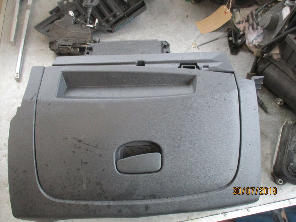RENAULT CLIO X98 (MK4) 2018 GLOVE BOX 681087136R