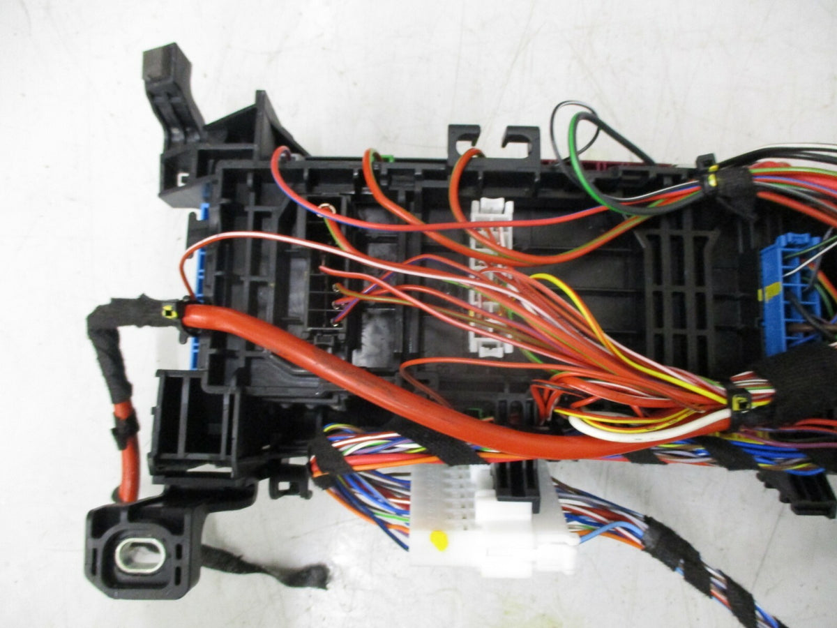 MERCEDES GLA220 2.1 170HP 2014 DIESEL UNDER BONNET FUSE RELAY BOX A2465400140