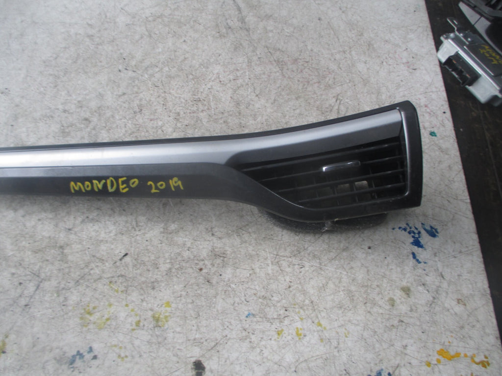 FORD MONDEO MK5 2019 DASHBOARD AIR VENT GRILL TRIM LEFT PASSENGER SIDE