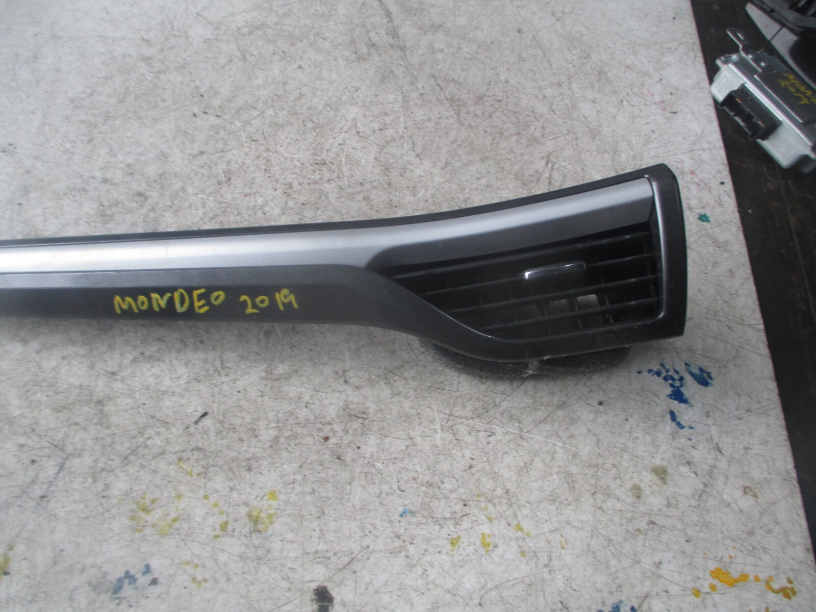 FORD MONDEO MK5 2019 DASHBOARD AIR VENT GRILL TRIM LEFT PASSENGER SIDE