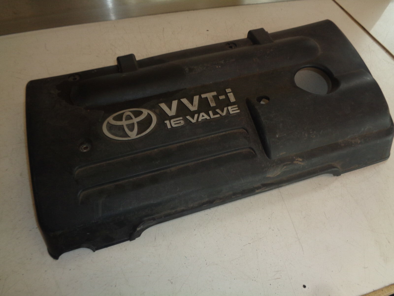 TOYOTA COROLLA E120 MK9 2004 1.8 VVTI ENGINE COVER 1121222130