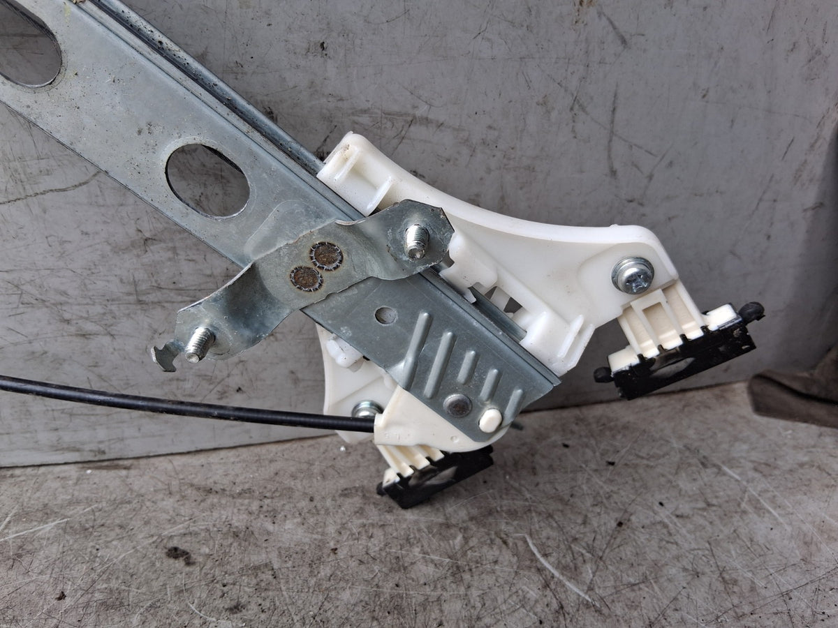 SUZUKI SWIFT MK3 2016 NSF PASSENGER SIDE FRONT LEFT WINDOW MOTOR & REGULATOR