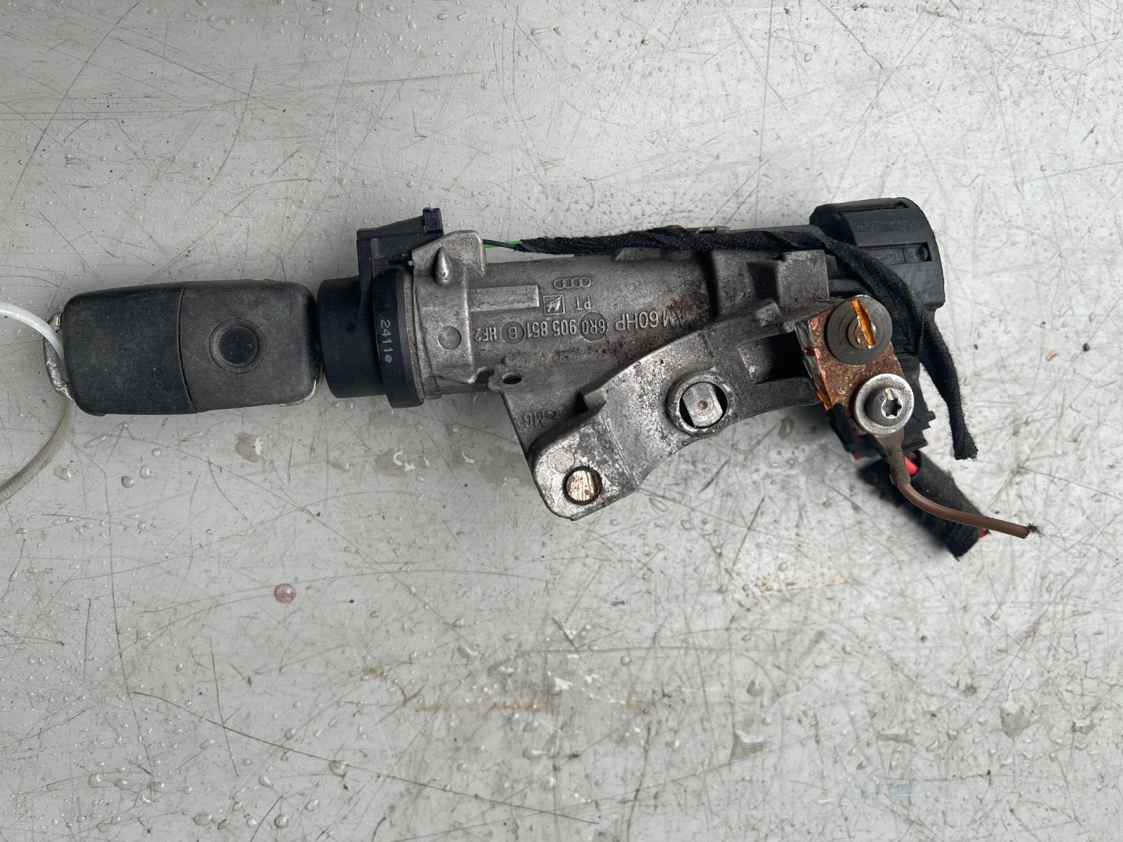 VW VOLKSWAGEN AUDI GNITION LOCK BARREL STARTER SWITCH WITH KEY 905851