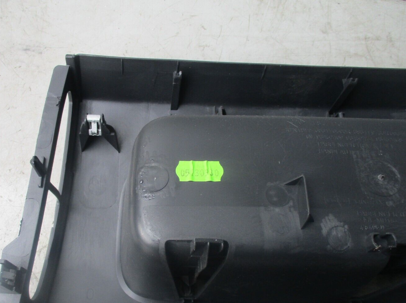 VAUXHALL VIVARO PASSENGER SIDE DASHBOARD POCKET STORAGE AIR VENT TRIM 683116590R