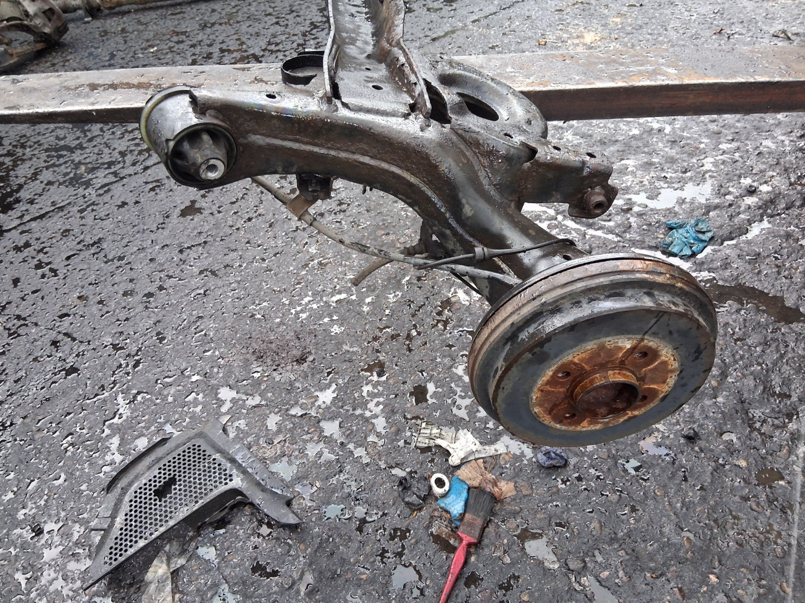 2017 NISSAN MICRA K14 COMPLETE  REAR AXLE DISC TYPE ASSEMBLY