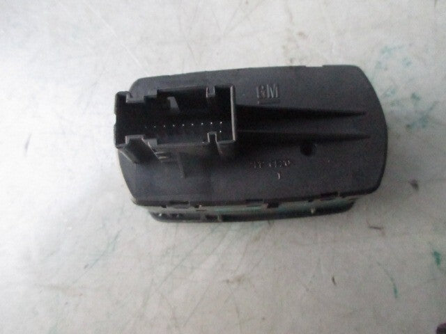 2003 VAUXHALL CORSA OS DRIVERS SIDE FRONT CONTROL SWITCH 315625731