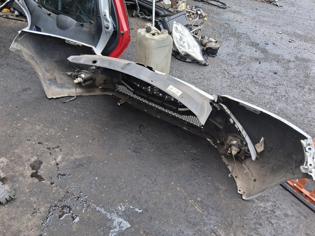 2012 PEUGEOT 208 COMPLETE FRONT BUMPER WITH FOG LIGHTS & GRILLE SILVER