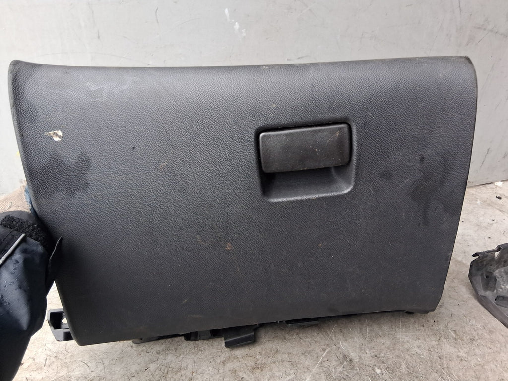 2015 VAUXHALL ASTRA J DASHBOARD GLOVE BOX FRONT STORAGE COMPARTMENT