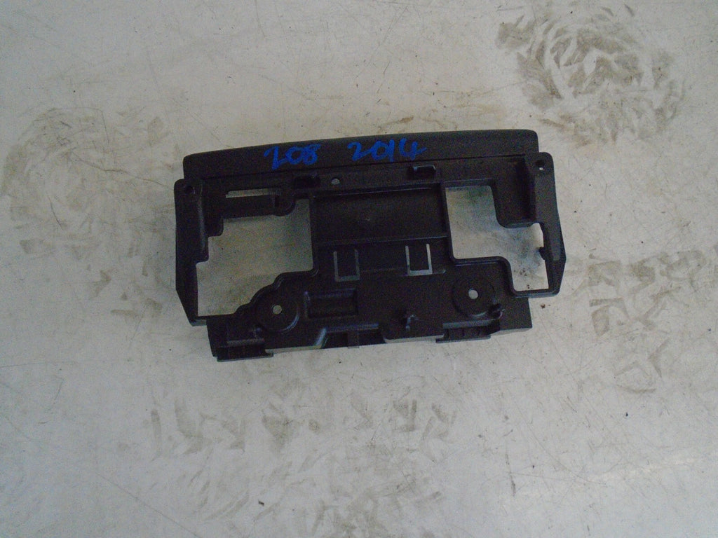 PEUGEOT 208 2014 MK1 TOUCH SCREEN MULTI MEDIA DISPLAY HOLDER 9672846077