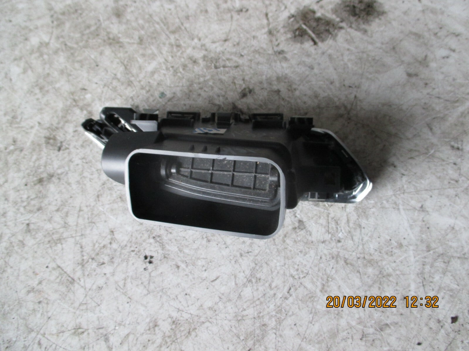 PEUGEOT 208 2016 MK1 OSF FRONT DRIVER SIDE DASHBOARD FRONT AIR VENT GRILL