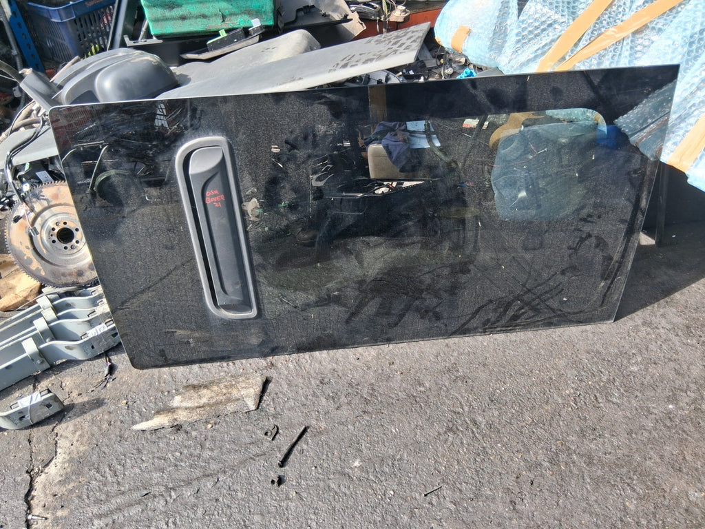 2021 PEUGEOT BOXER MK3 OSR DRIVER SIDE REAR SIDE TINTED GLASS WITH AIR VENT