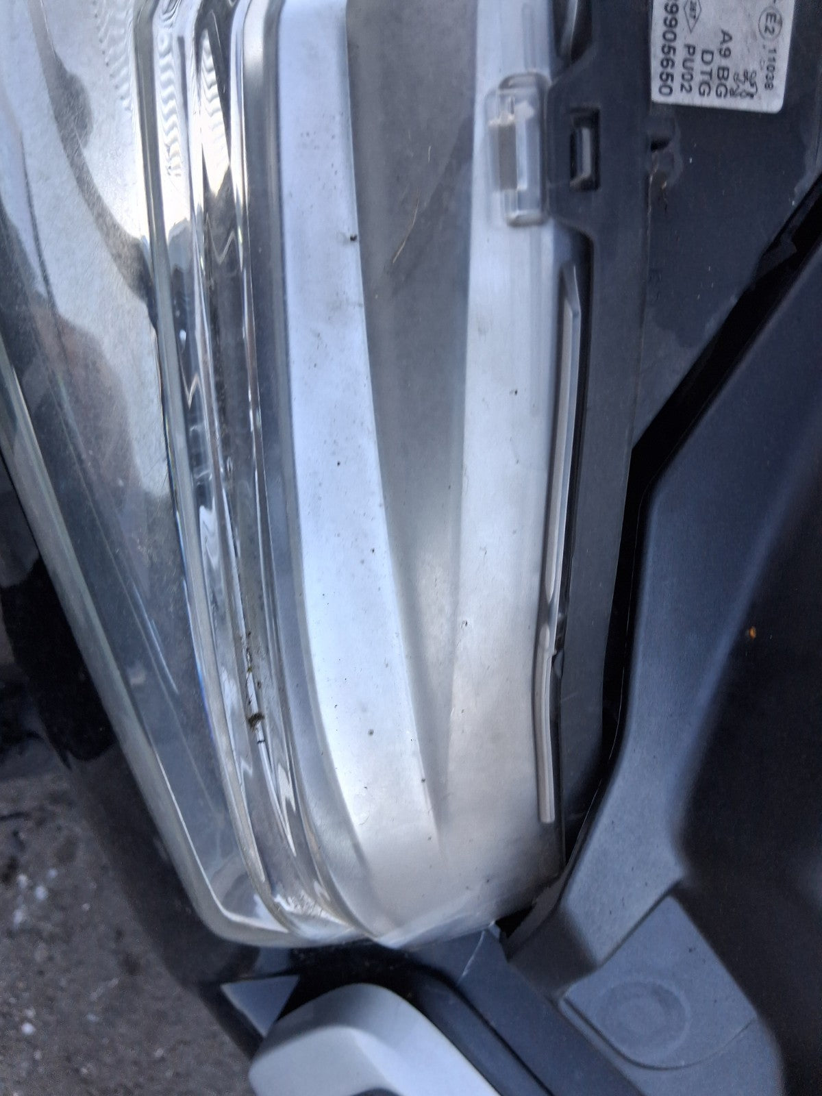 2014 PEUGEOT 208 OSF DRIVER SIDE FRONT RIGHT HEADLIGHT 9802221380