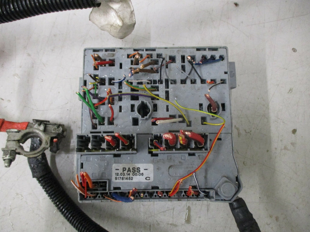 FORD KA MK2 1.2 PETROL 2014 UNDER BONNET FUSE RELAY BOX UNIT 51781452