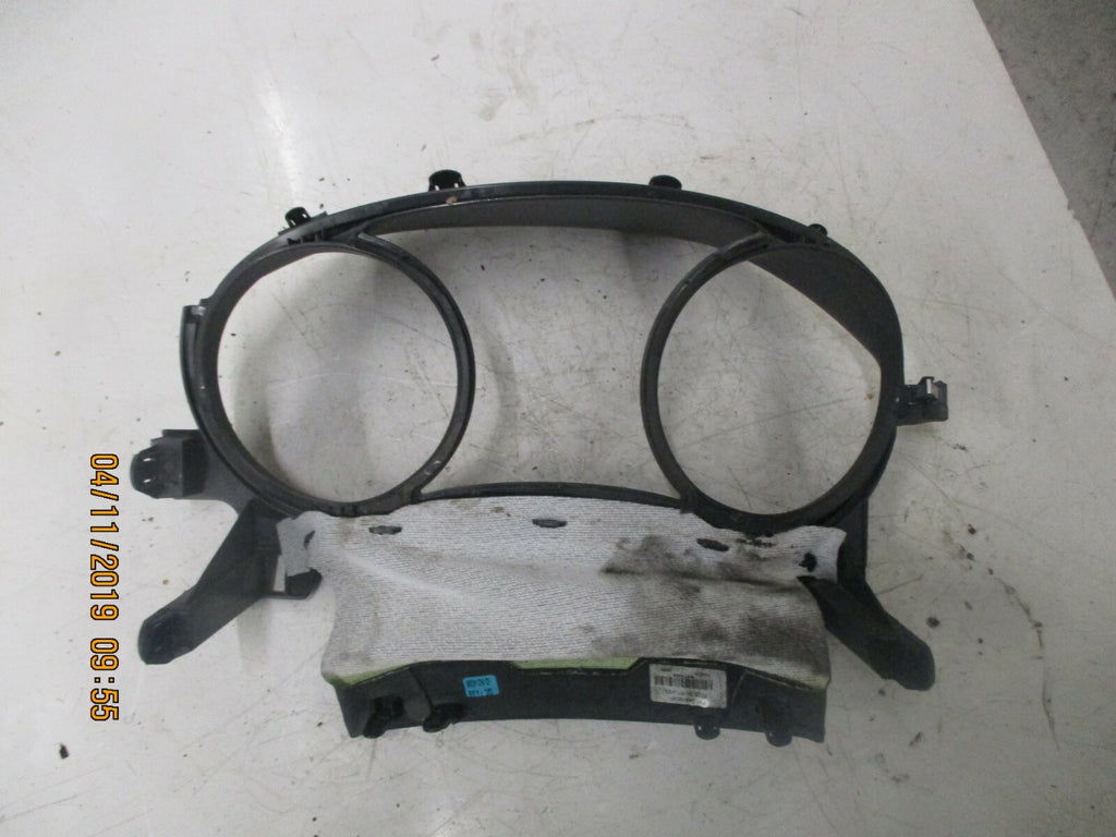 NISSAN QASHQAI 2019 MK2 J11 SPEEDO CLOCKS SURROUND PLASTIC TRIM 682S74EA0A