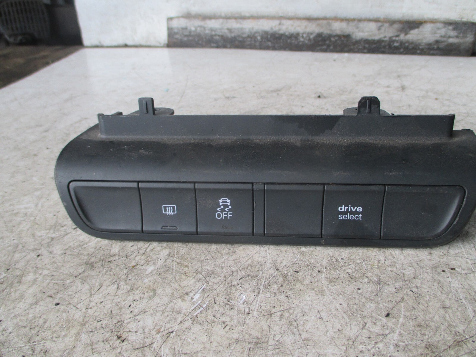AUDI A1 HEATED SEATS SWITCH PAIR 8X0959674A 8X0959673A