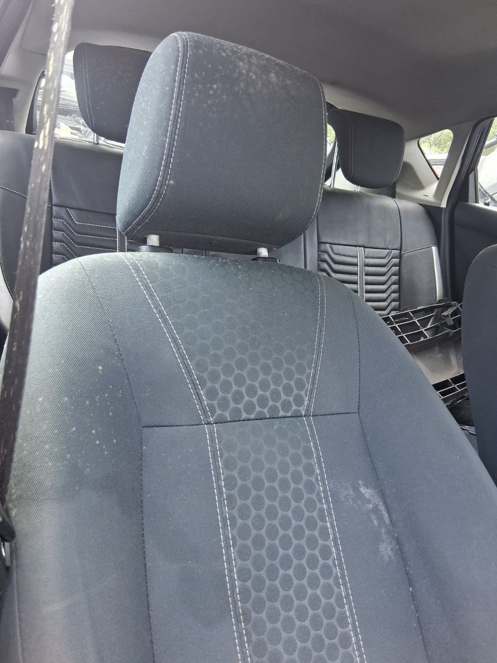 2012 FORD FIESTA MK7 OSF DRIVER SIDE FRONT RIGHT COMPLETE FABRIC SEAT
