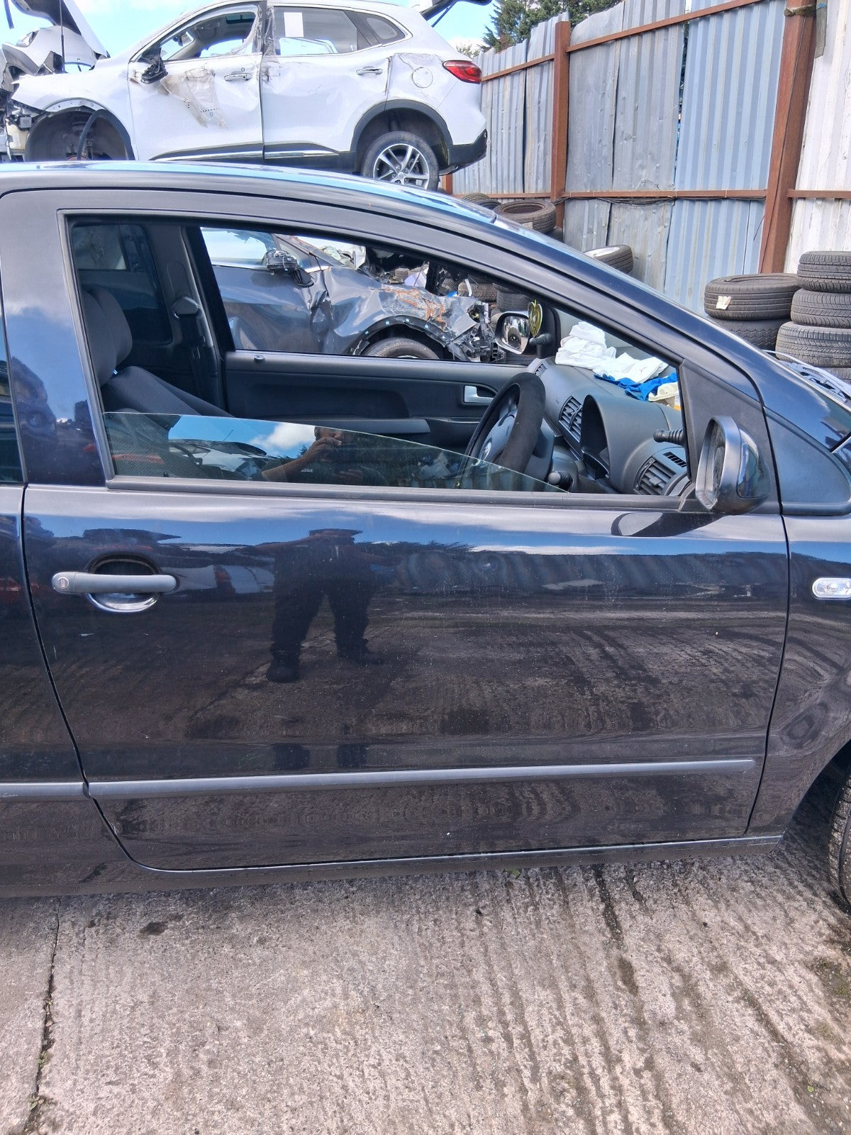 2011 VW VOLKSWAGEN FOX 3 DOOR OS DRIVER SIDE FRONT RIGHT BARE DOOR BLACK