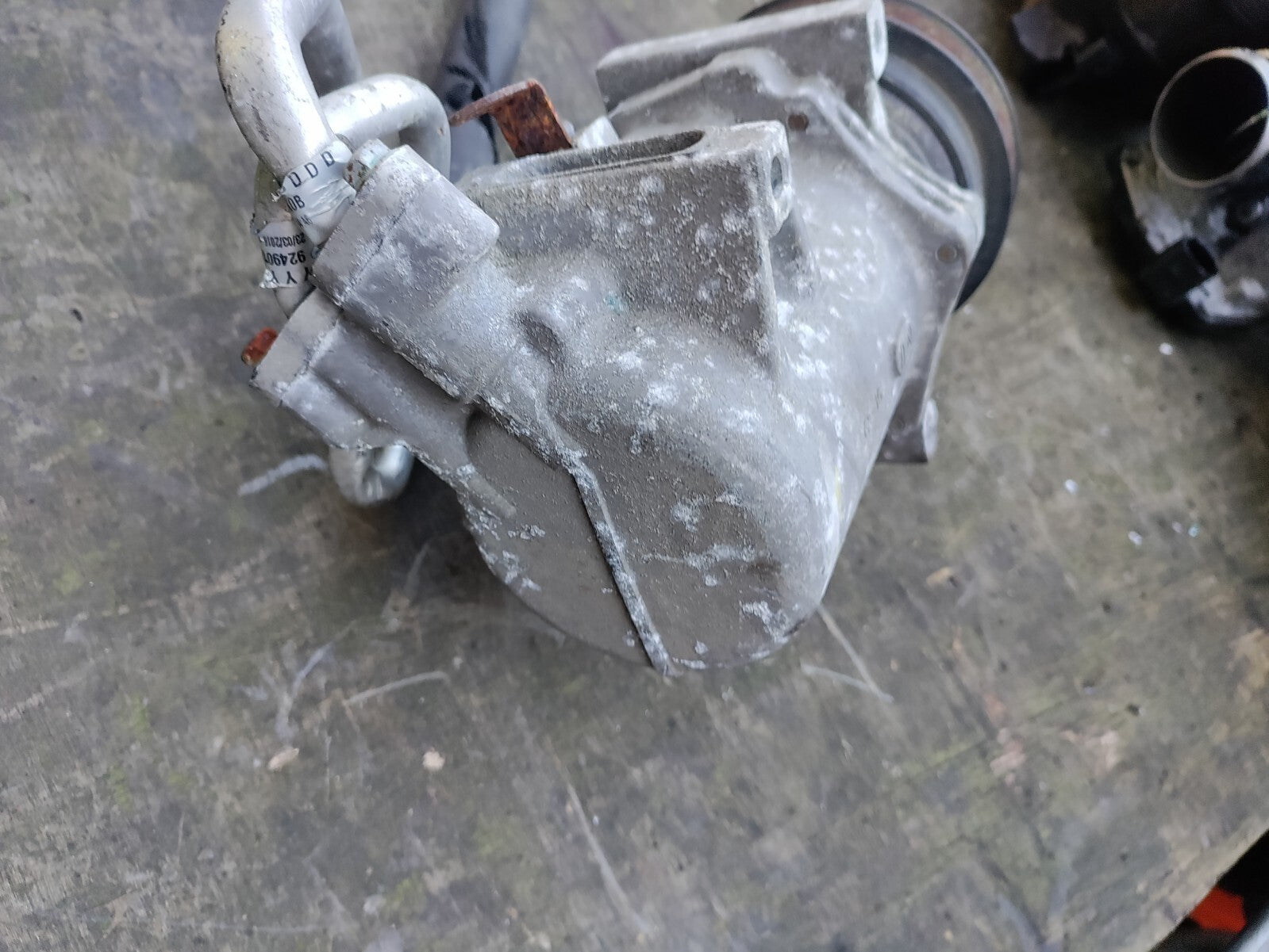 2008 MITSUBISHI OUTLANDER 2.2 DIESEL  A/C AIR COMPRESSOR PUMP 926003VD0A
