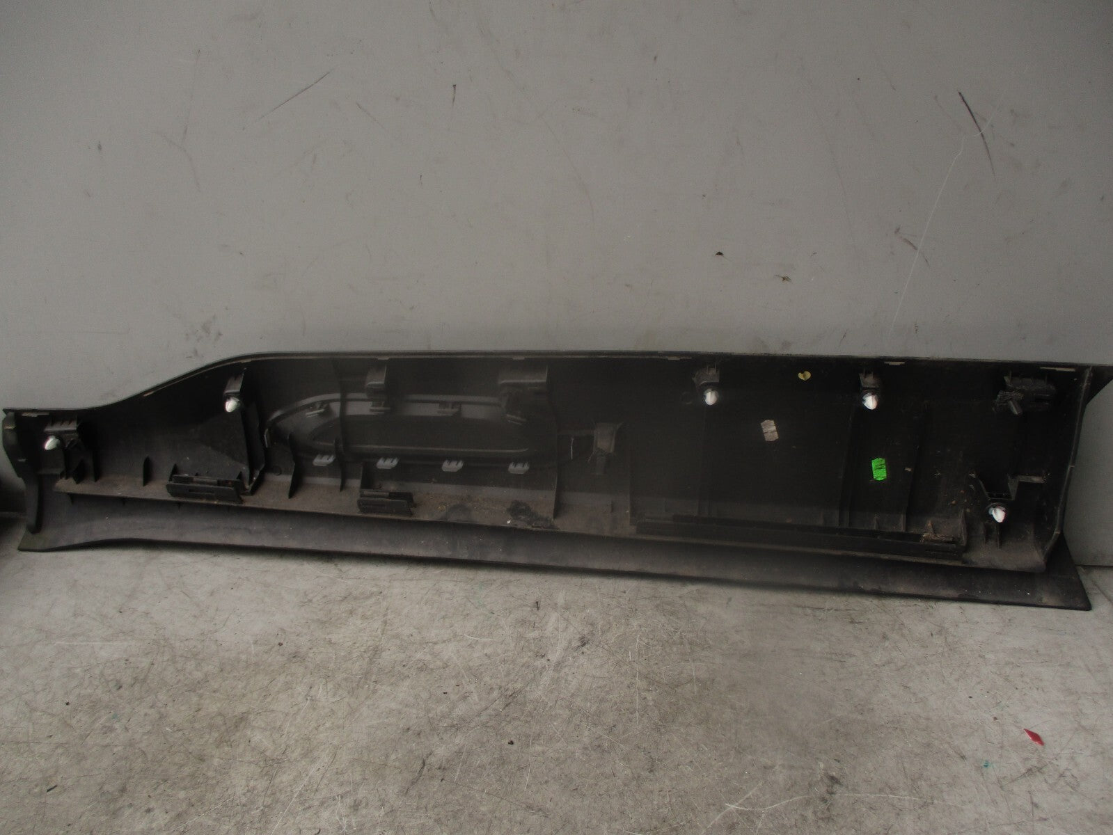 2018 KIA STONIC OSF DRIVER SIDE FRONT RIGHT DOOR MOULDING TRIM 9830659180