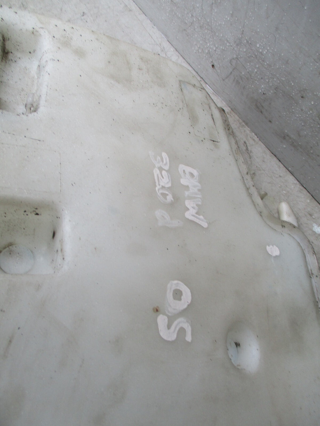 2005 BMW 320D WINDOW SCREEN WASHER BOTTLE AND PUMP WASHER TANK 45R-01