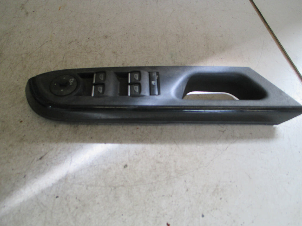FORD B MAX 2017 OSF DRIVER SIDE FRONT DOOR WINDOW SWITCH F1ET14A132GC