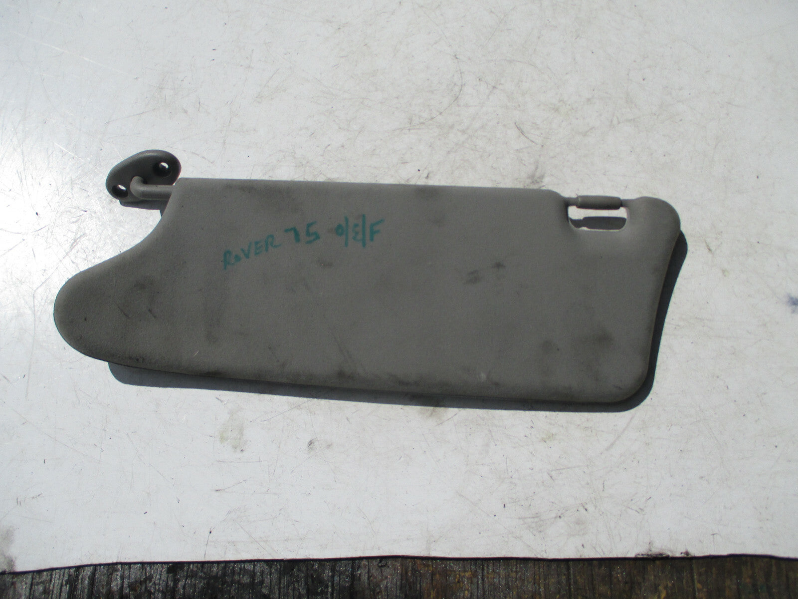 ROVER 75 2003 OSF DRIVER SIDE FRONT SUN SHADE VISOR ASSEMBLY GREY