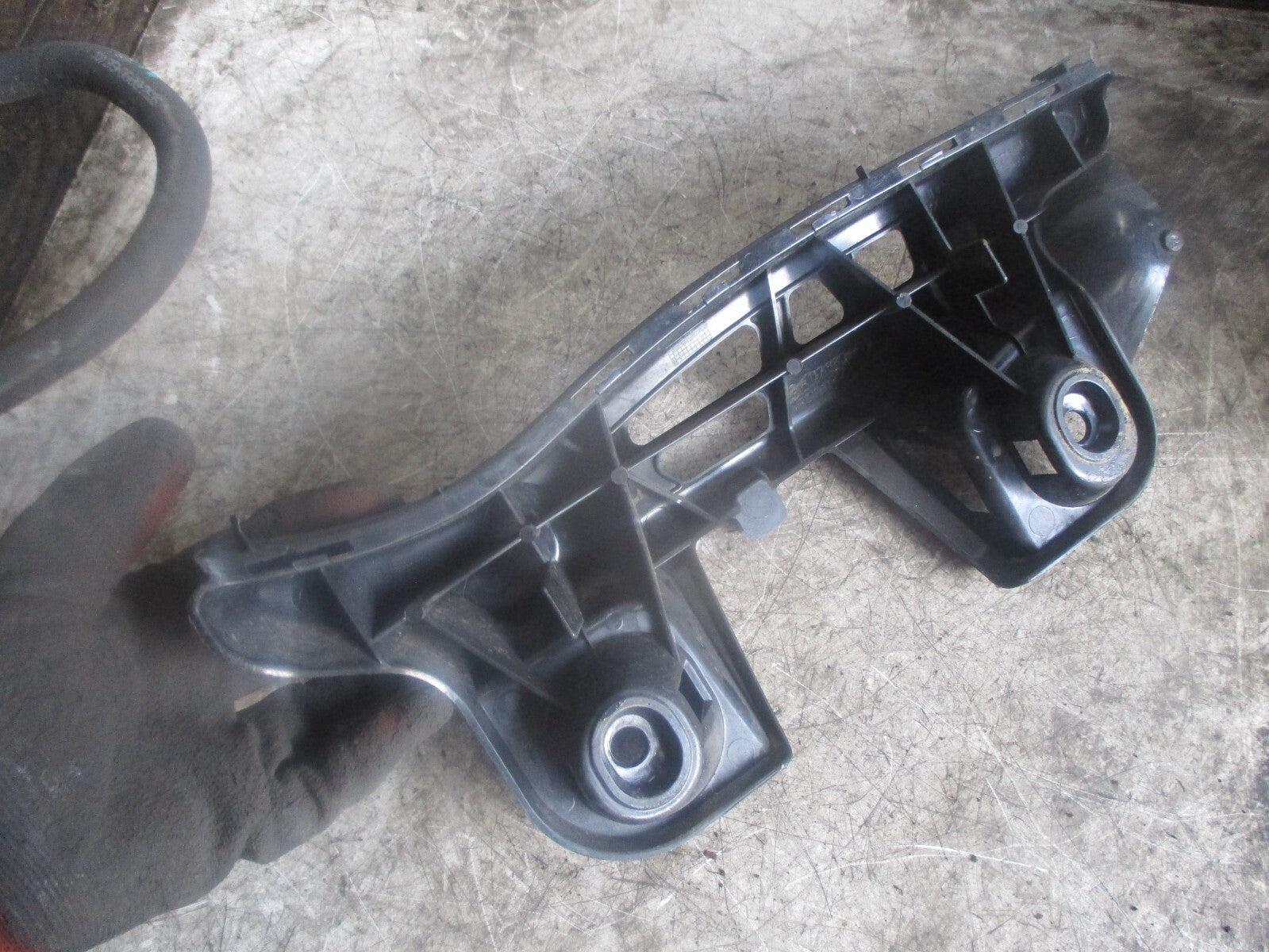 MERCEDES BENZ CLA C117 2017 OSR DRIVER SIDE REAR BUMPER BRACKET A1178850865