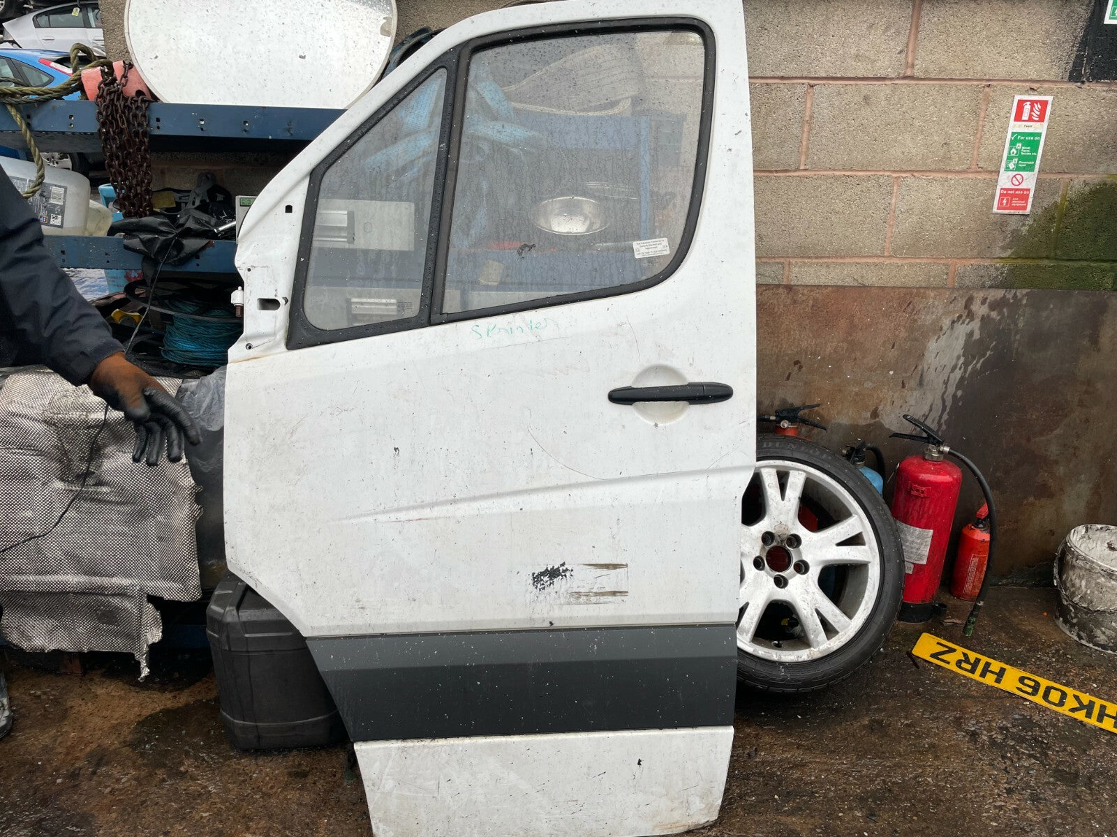 MERCEDES SPRINTER W906 2010 MK2 NSF PASSENGER SIDE FRONT DOOR WHITE