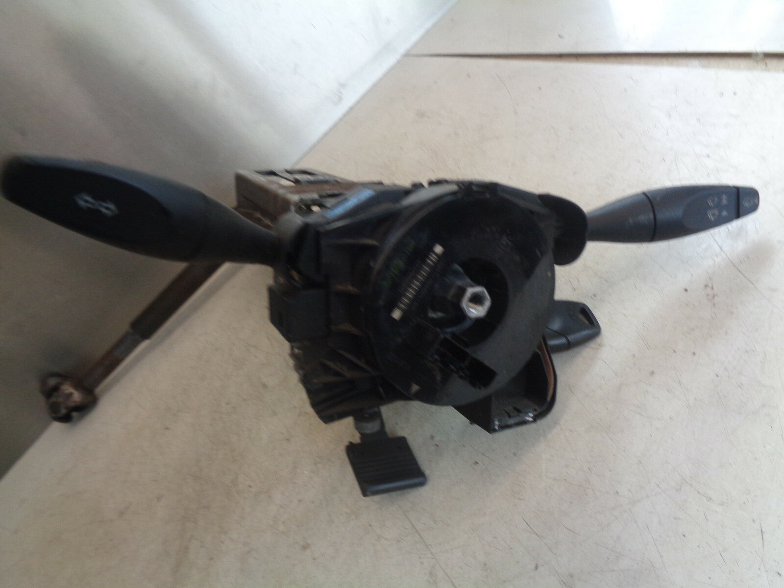 FORD FIESTA MK6 2002 ADJUSTABLE STEERING COLUMN + KEY + STALKS