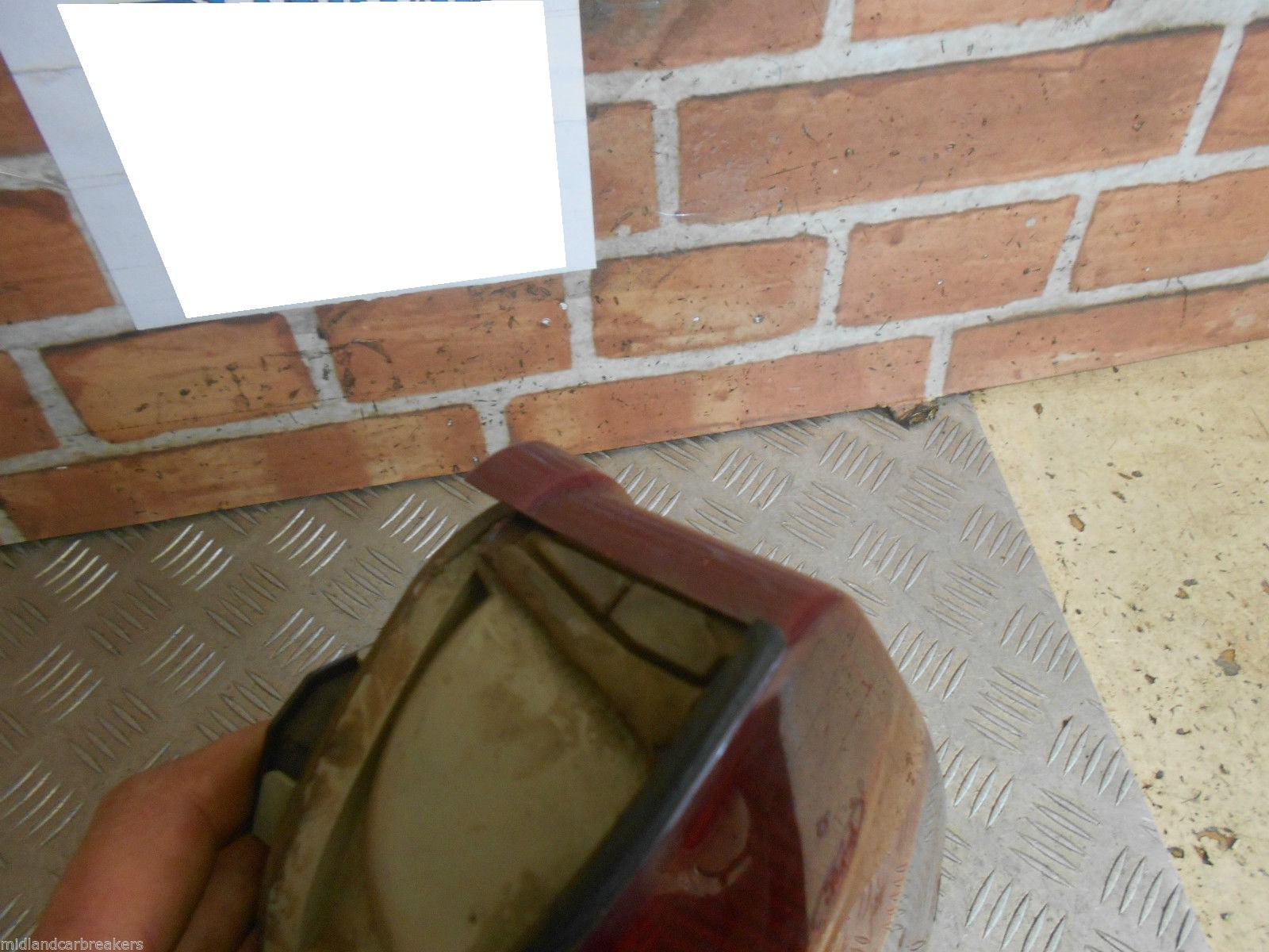 FORD MONDEO MK1 ESTATE 1994 NSR PASSENGER SIDE REAR BRAKE TAIL LIGHT
