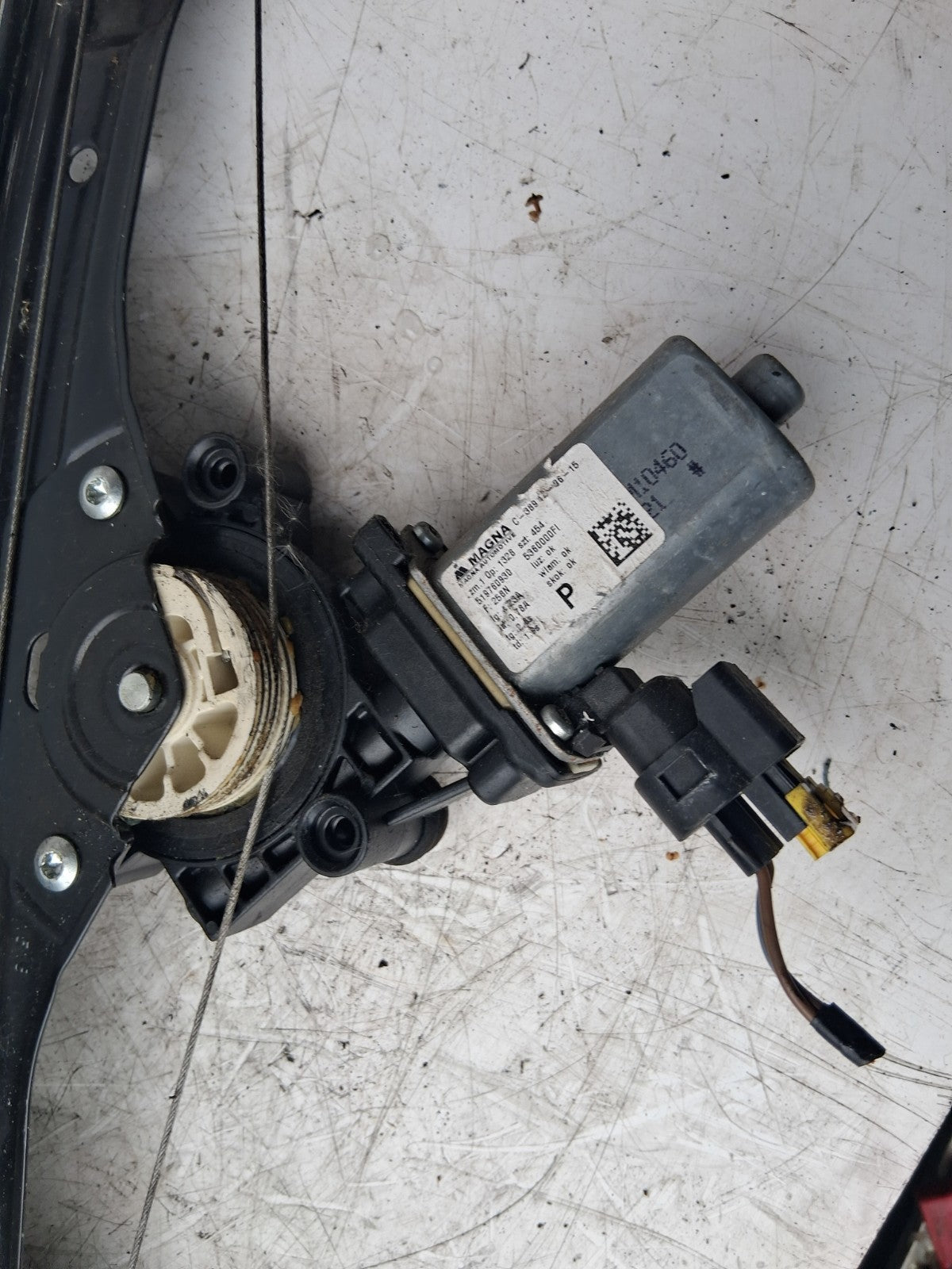 2015 FIAT 500 OSF DRIVER SIDE FRONT RIGHT WINDOW MOTOR REGUALTOR 519760930
