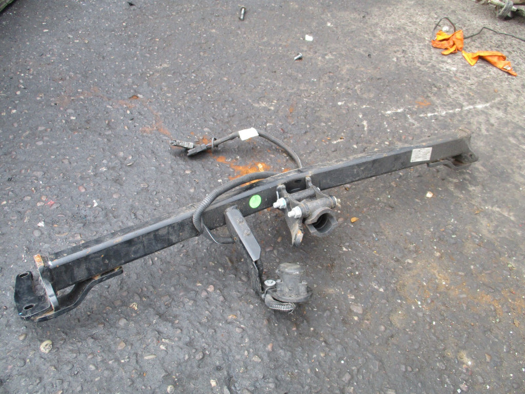 CITROEN C4 MK3 2021 REAR METAL TOW BAR WITH ELECTRICS 9810078880