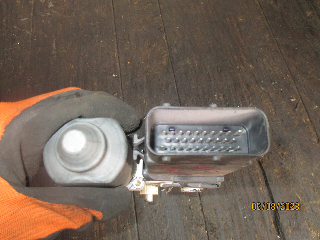 VW GOLF 2000 NSF PASSENGER SIDE FRONT WINOW MOTOR 7746002102