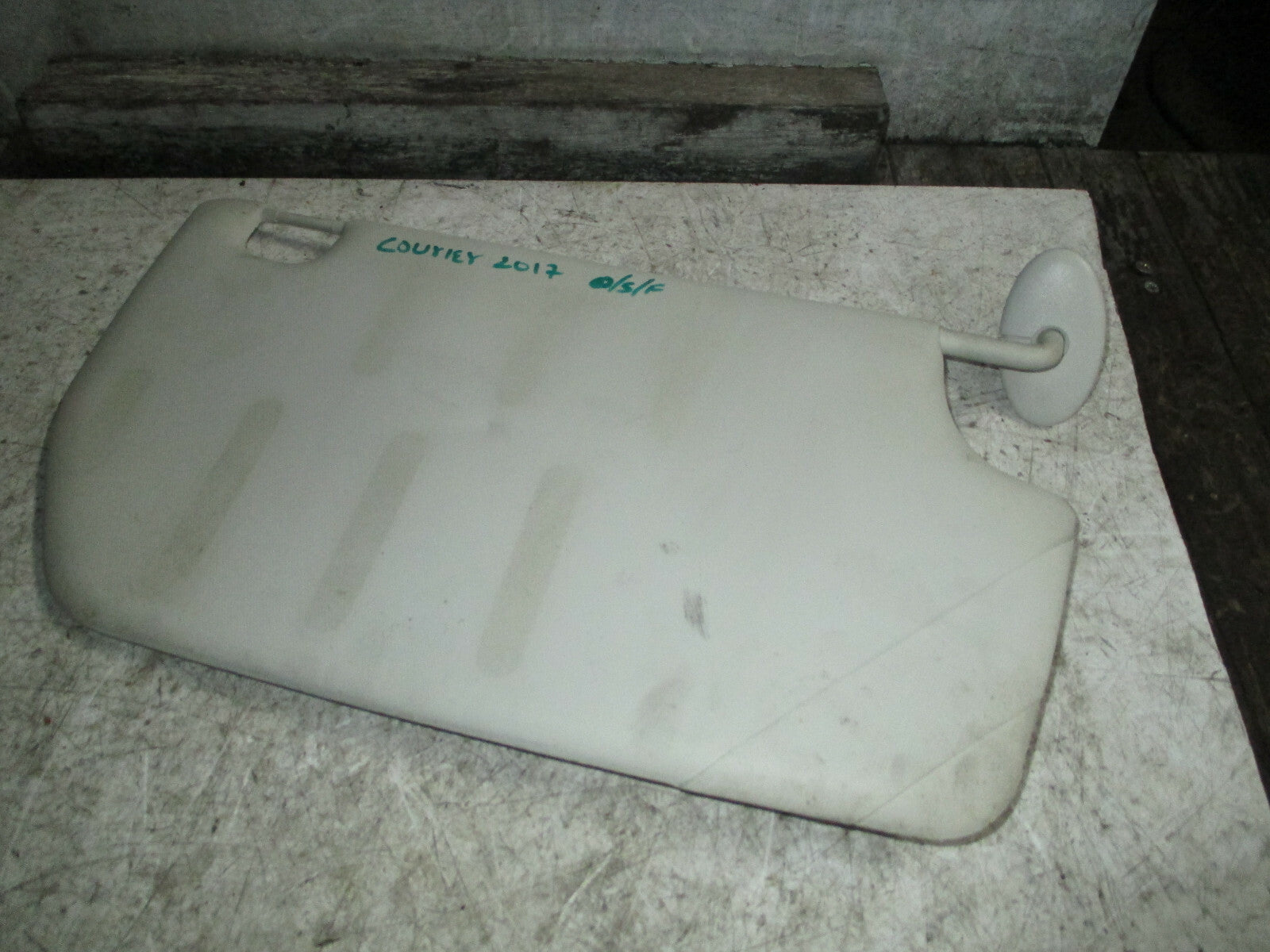 FORD TRANSIT COURIER 2016 OSF DRIVER SIDE FRONT SUN VISOR CREAM