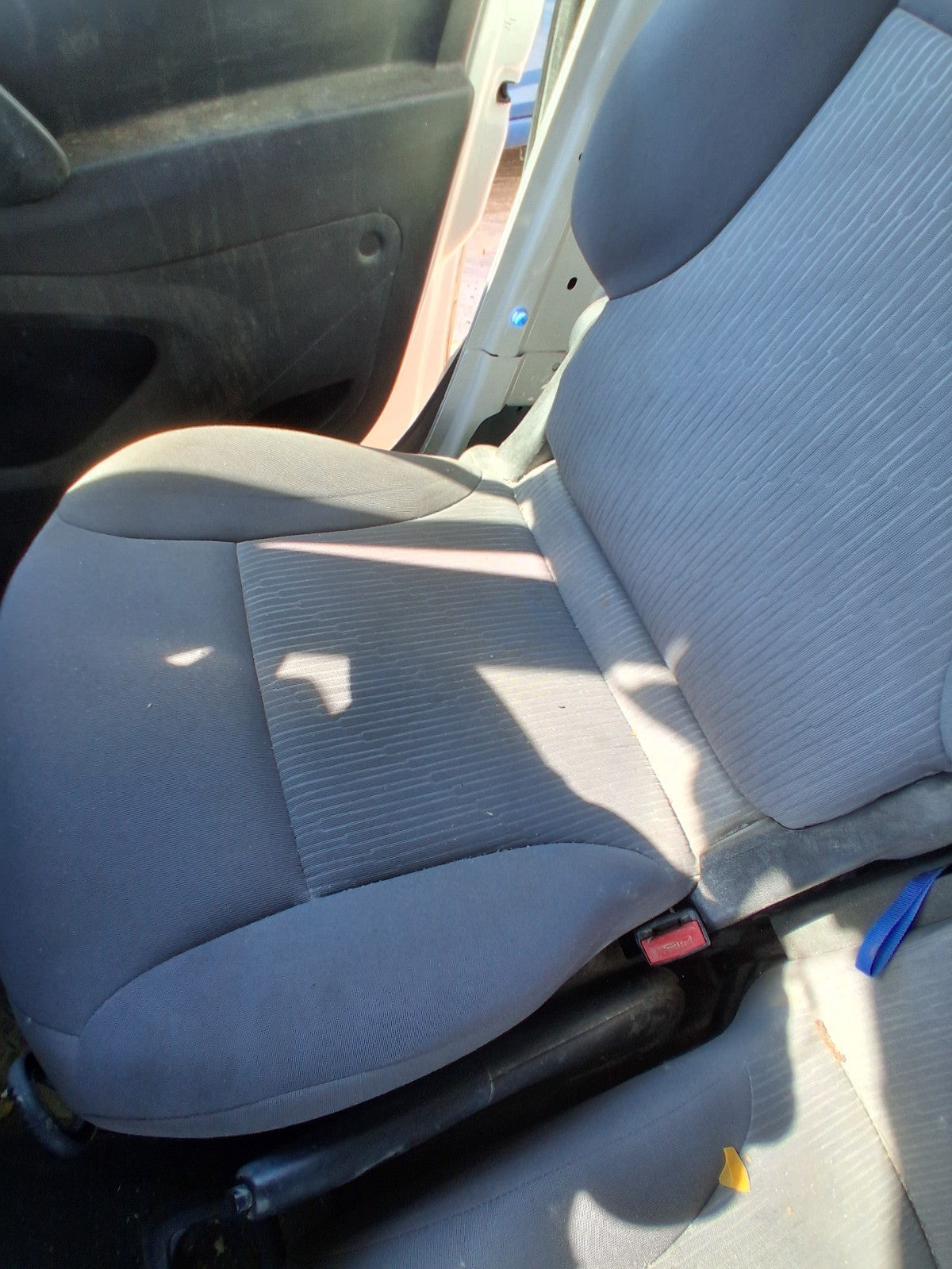 2015 PEUGEOT PARTNER MK2 OSF DRIVER SIDE FRONT RIGHT COMPLETE FABRIC SEAT