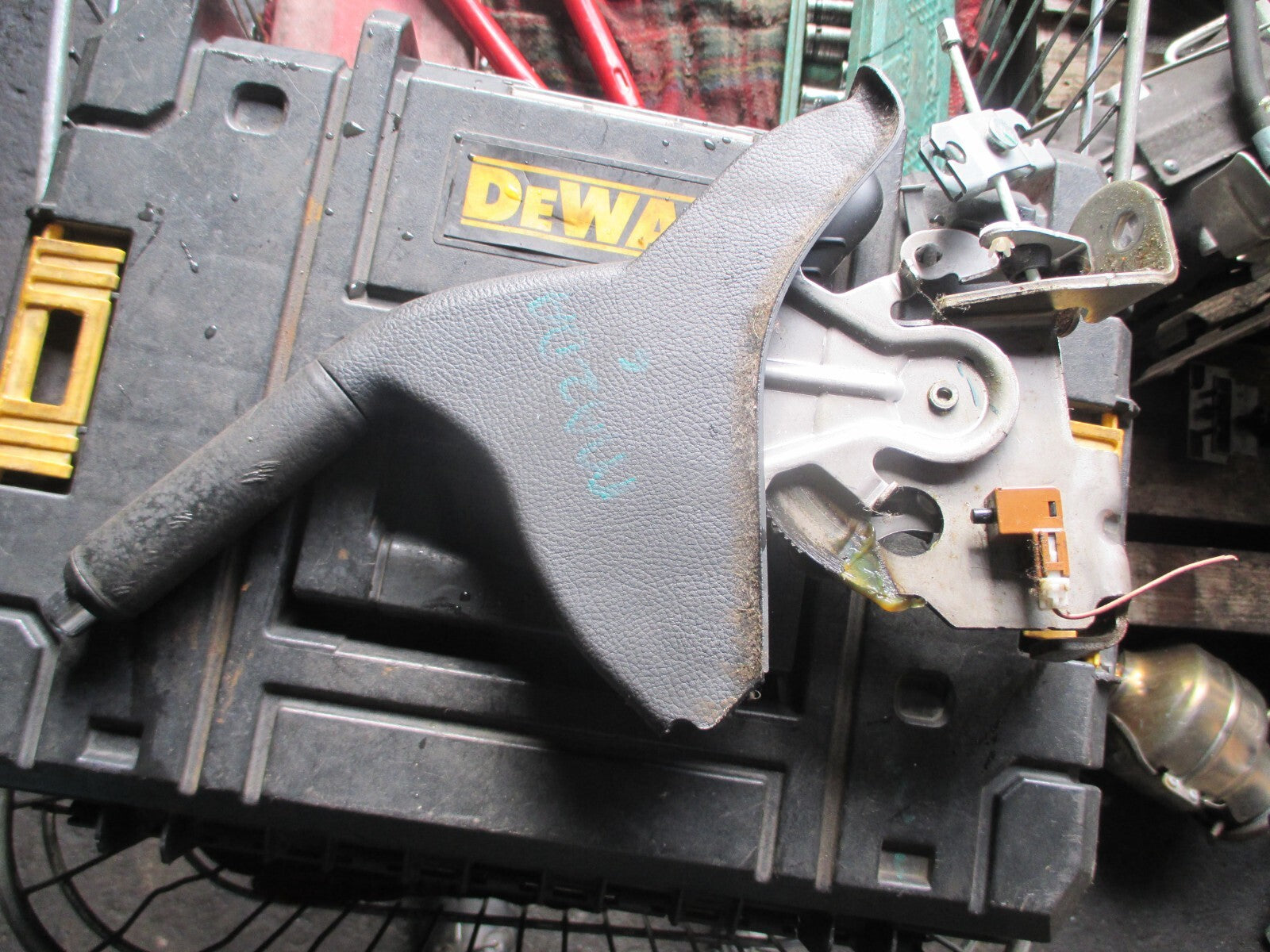 MAZDA 6 2009 2.2 DIESEL HAND BRAKE LEVER