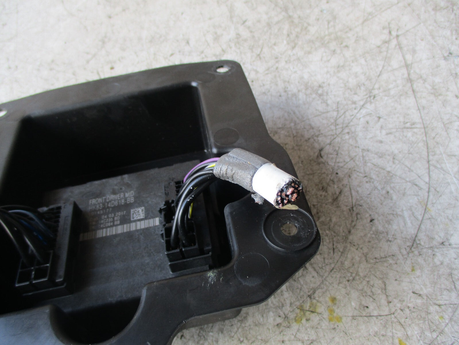 JAGUAR XE 2017 OSF DOOR CONTROL MODULE FRONT HK8314D618BB